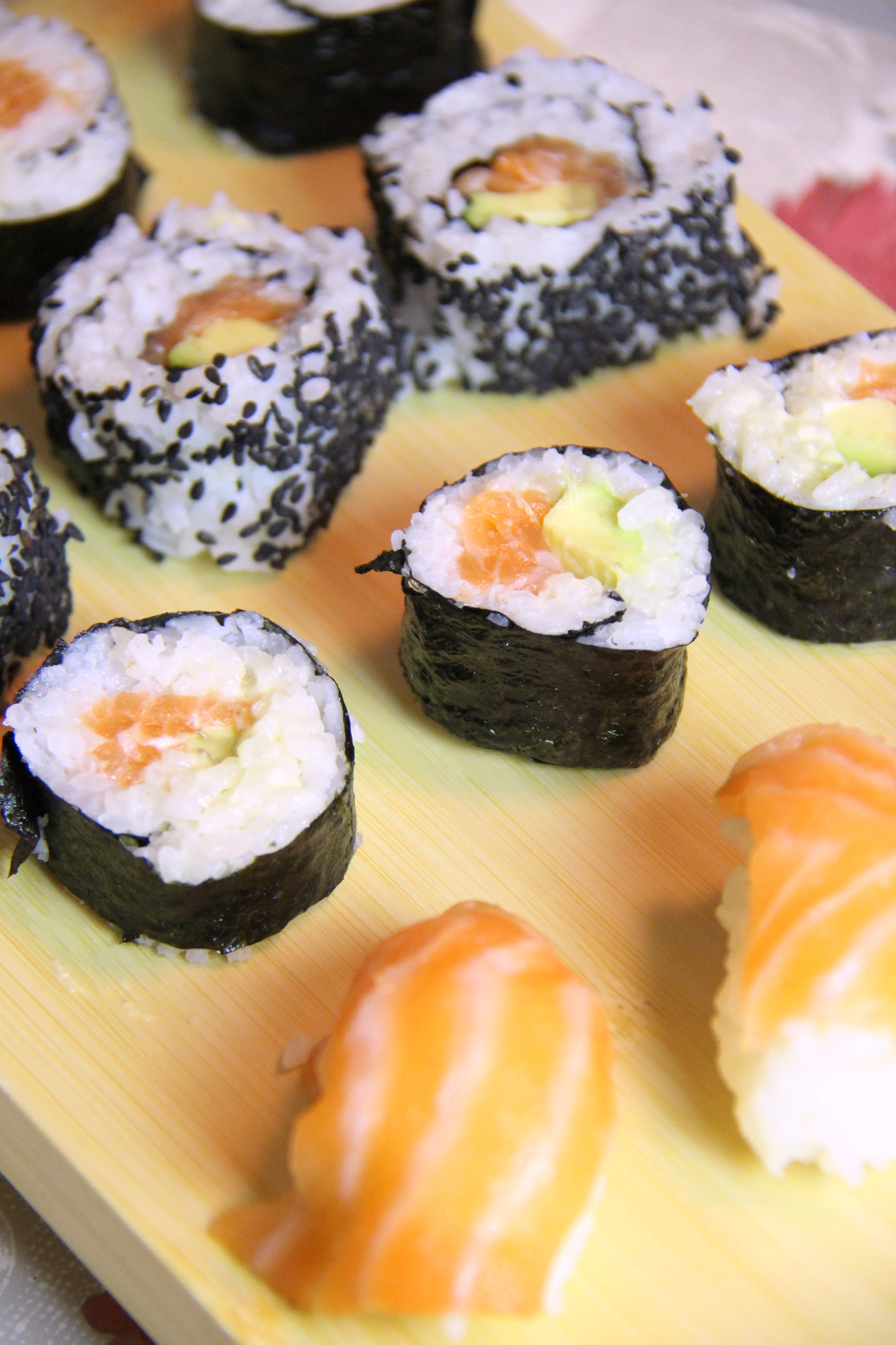 Sushi Homemade: Uramaki, Futomaki e Nigiri