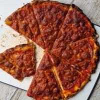 PIZZA SOTTILE E CROCCANTE CHICAGO TAVERN STYLE